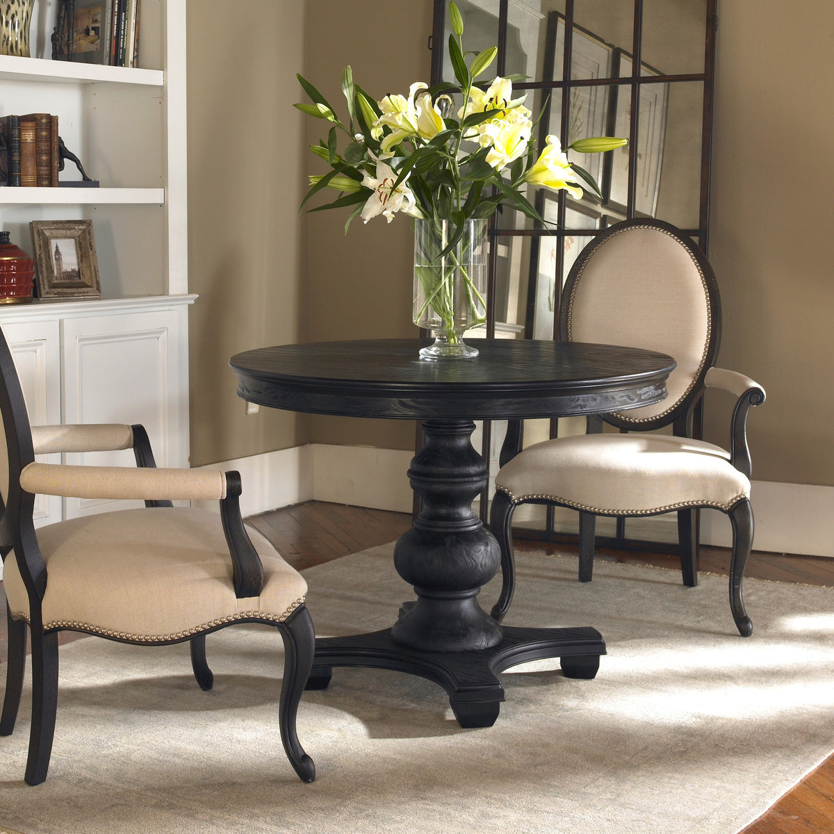 Brynmore Wood Grain Round Table