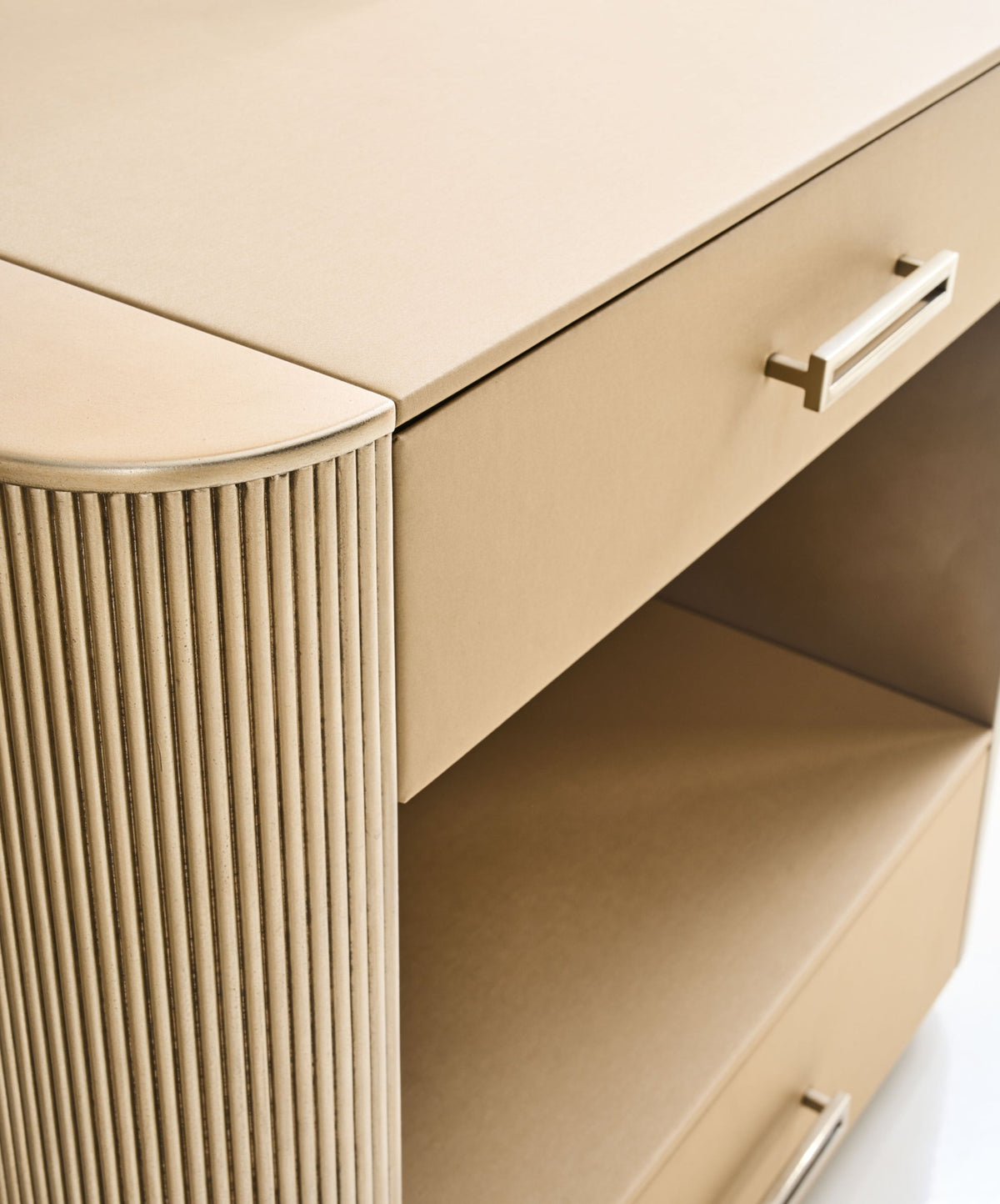 Love-Ly! Bedside Table – Oracle