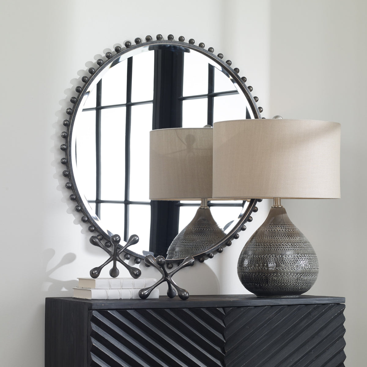 Taza Round Iron Mirror – Distressed Black