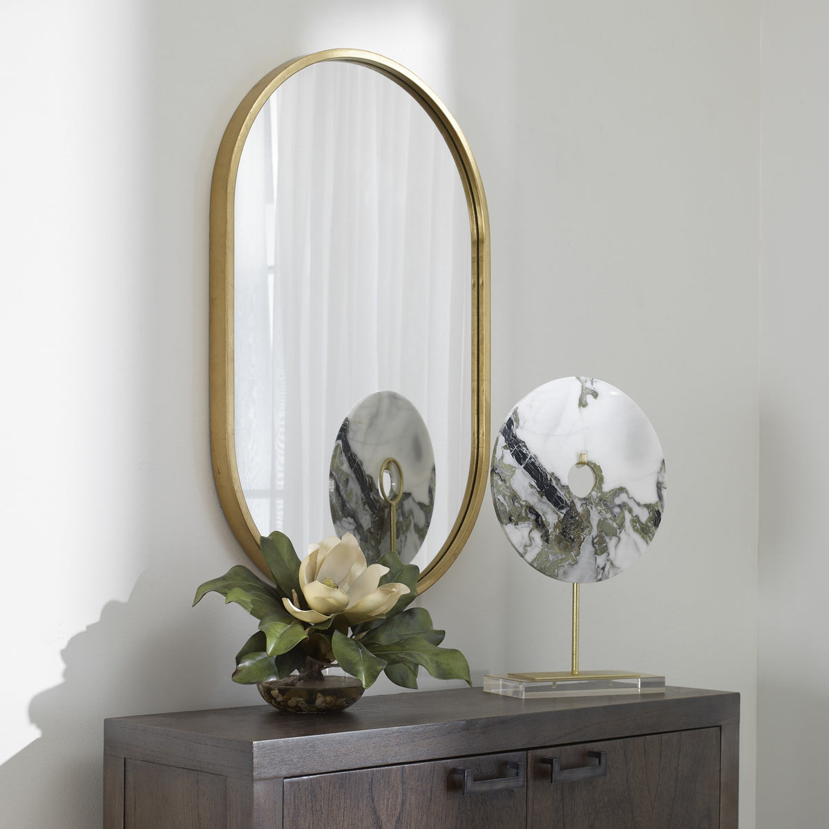 Varina Minimalist Oval Mirror – Gold