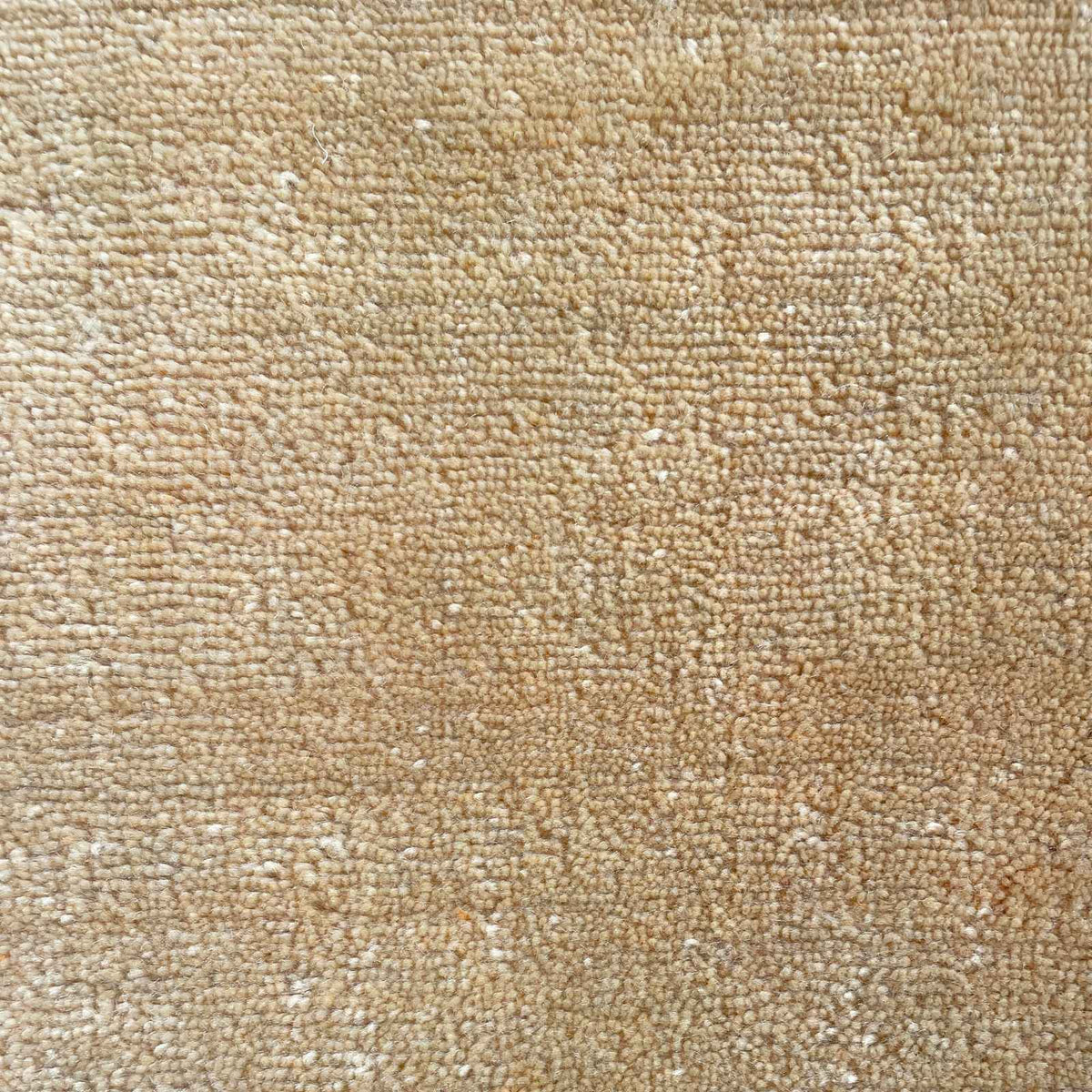 Modest Hand Knotted Rug – 183 x 274 cm