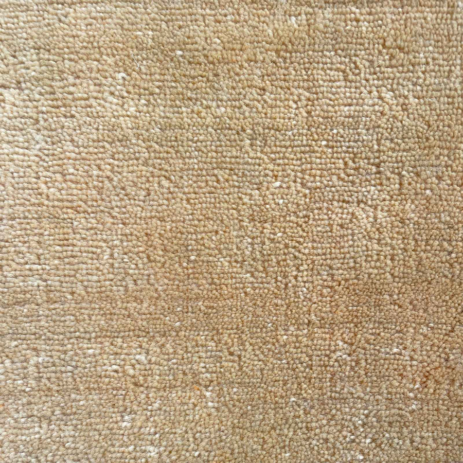 Modest Hand Knotted Rug – 183 x 274 cm