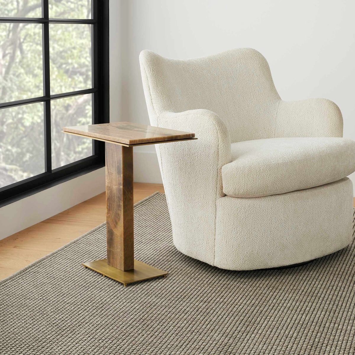 Overhang Accent Table – Latte Onyx