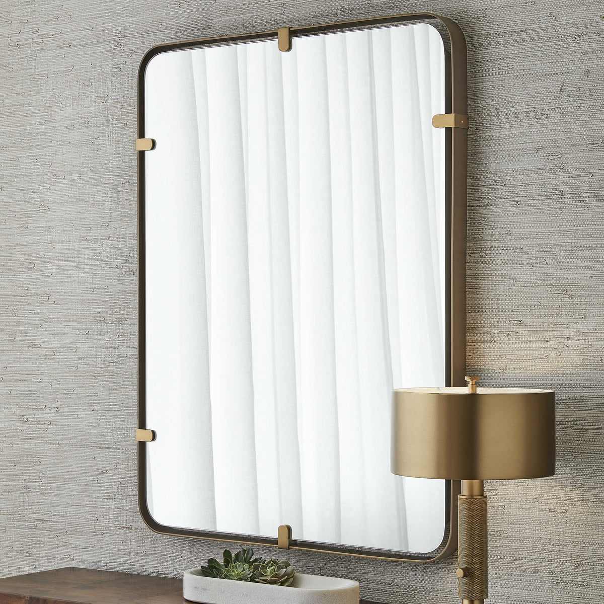 Toggle Mirror – 61 x 91 cm