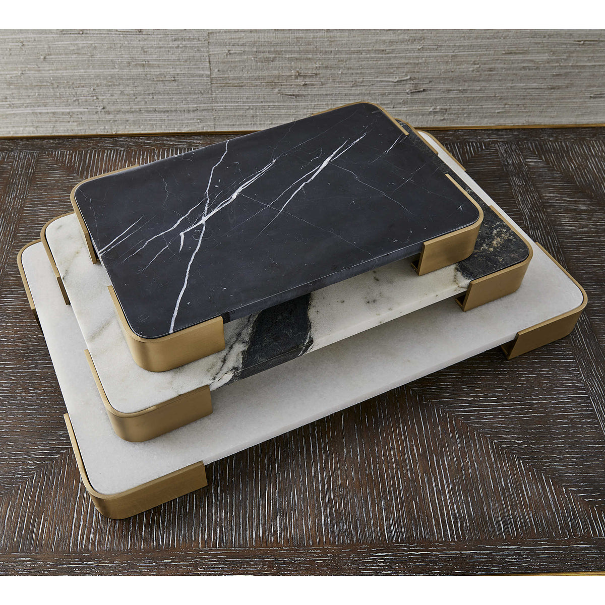 Elevated Tray – Panda Marble, Medium