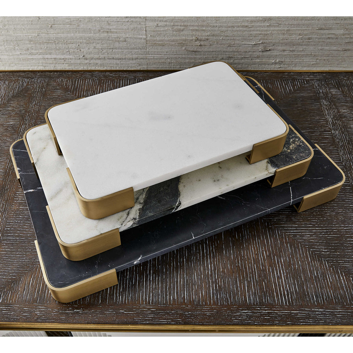 Elevated Tray – Panda Marble, Medium