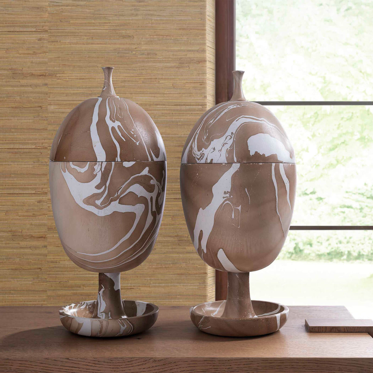 Hadden Hall Urn – Latte Swirl