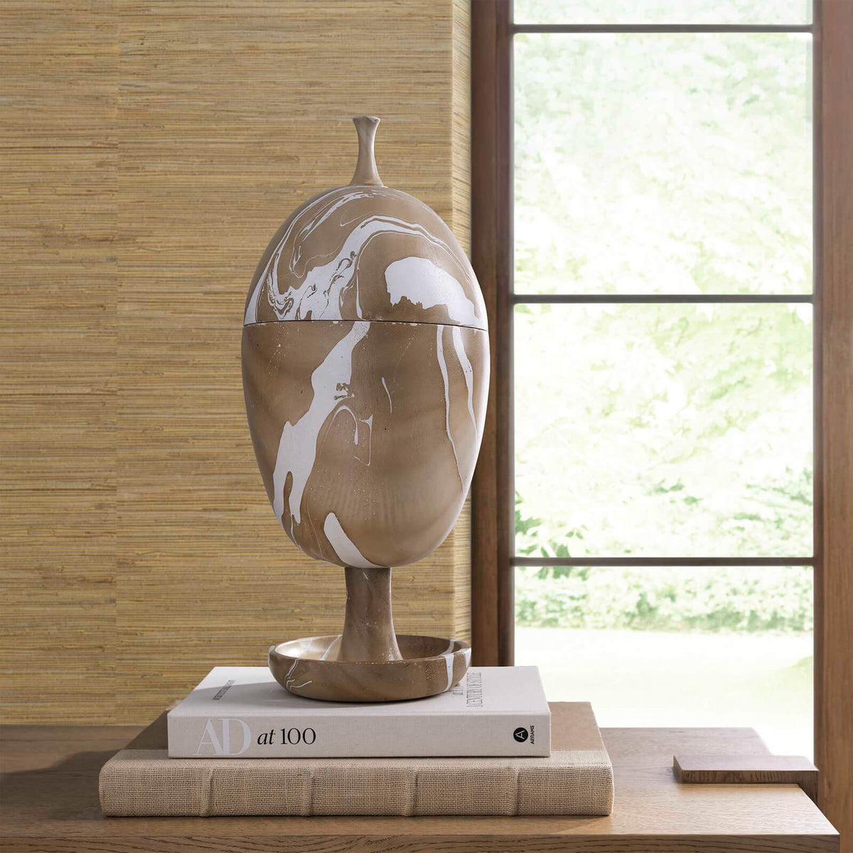 Hadden Hall Urn – Latte Swirl