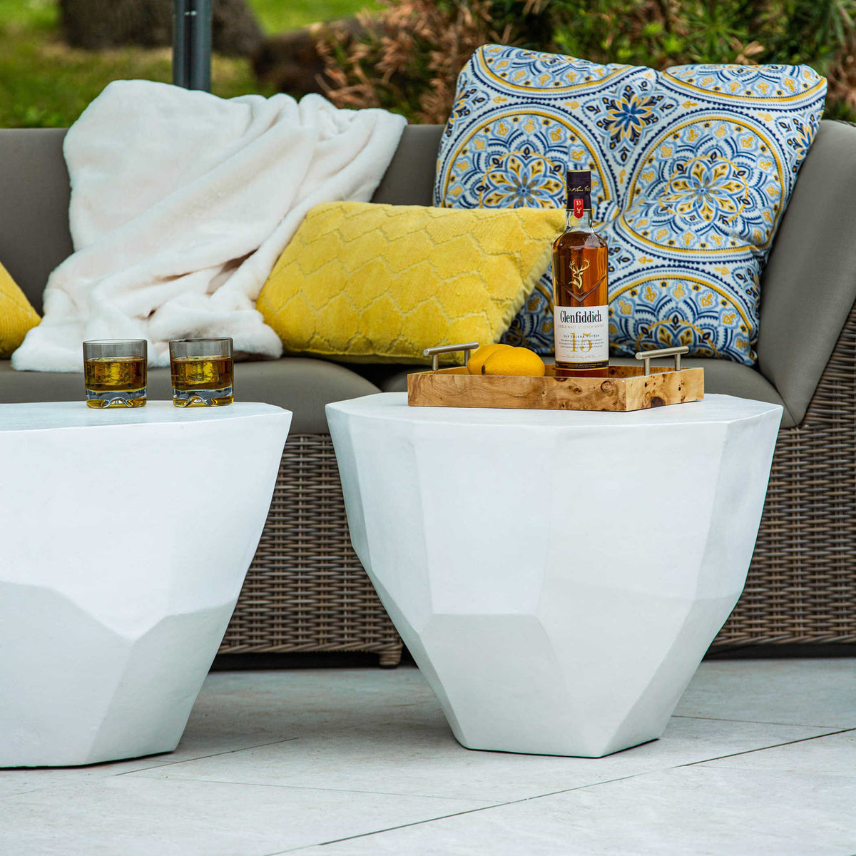 Cathenna Coffee Table – White, Medium