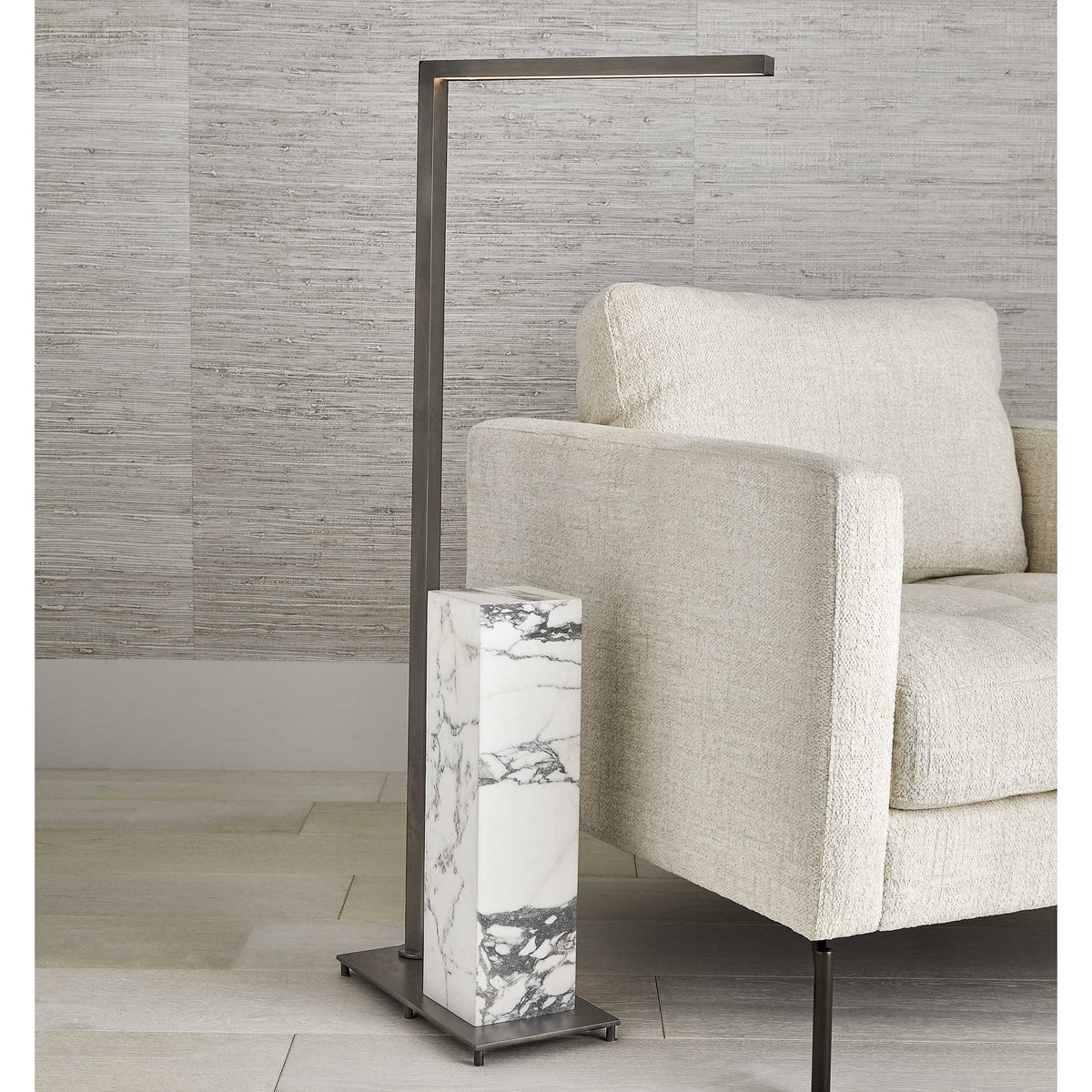 Illume Drink Stand – Marble and Bronze