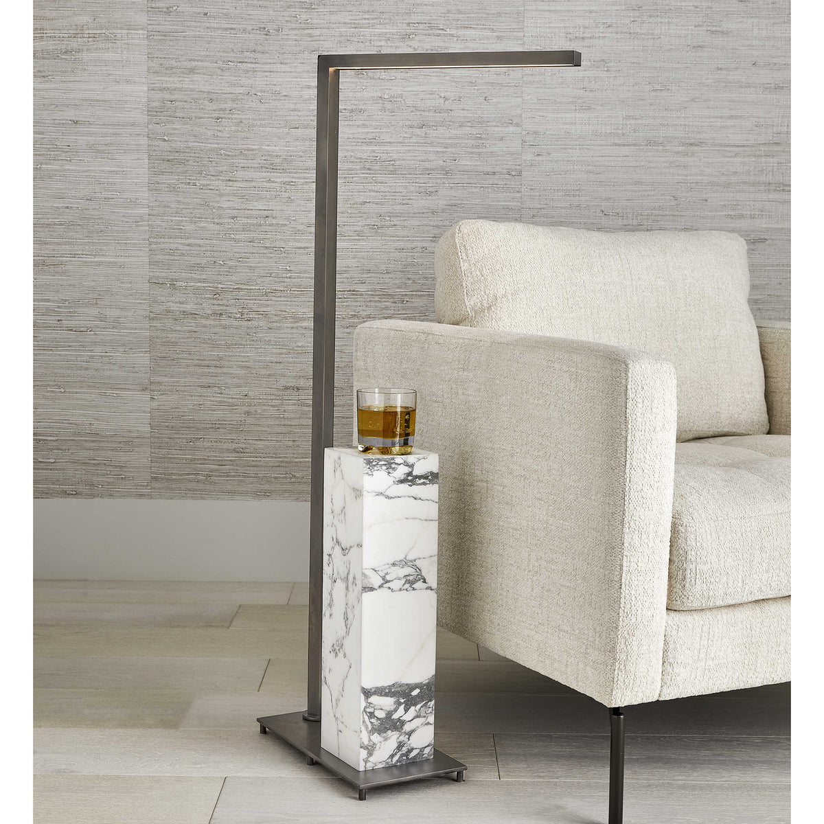 Illume Drink Stand – Marble and Bronze