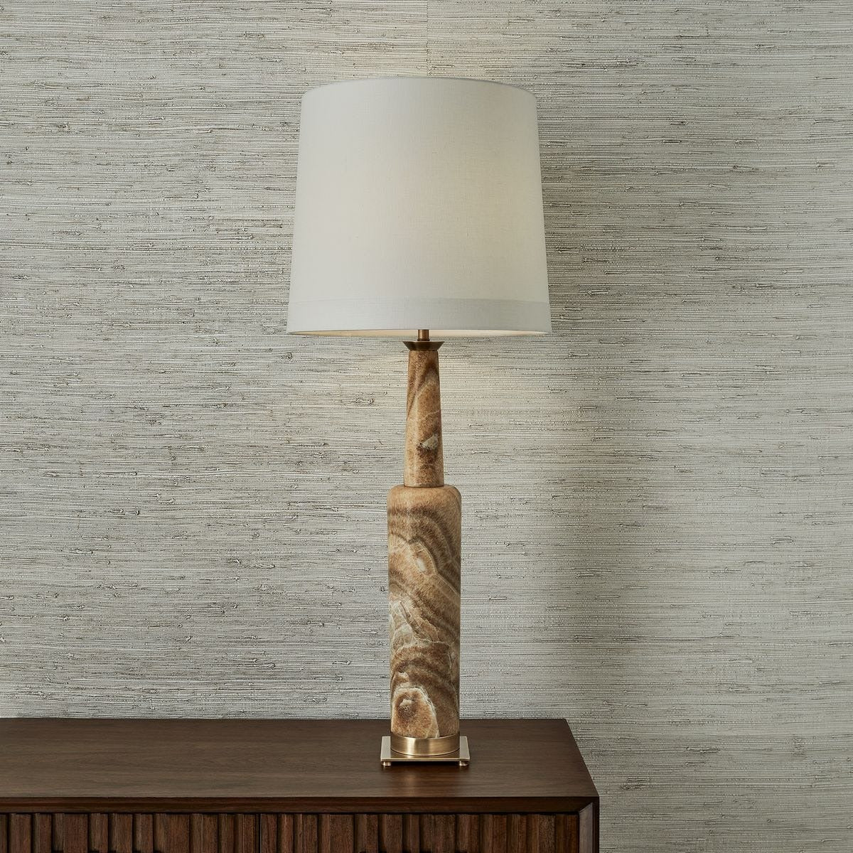 Statuesque Table Lamp – Latte Onyx