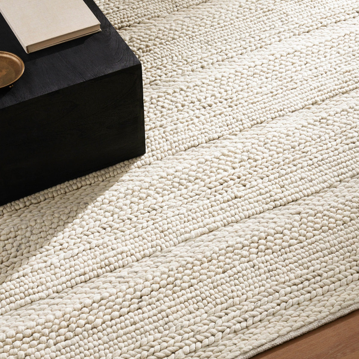 Tahoe Hand Woven Rug – 305 x 244 cm
