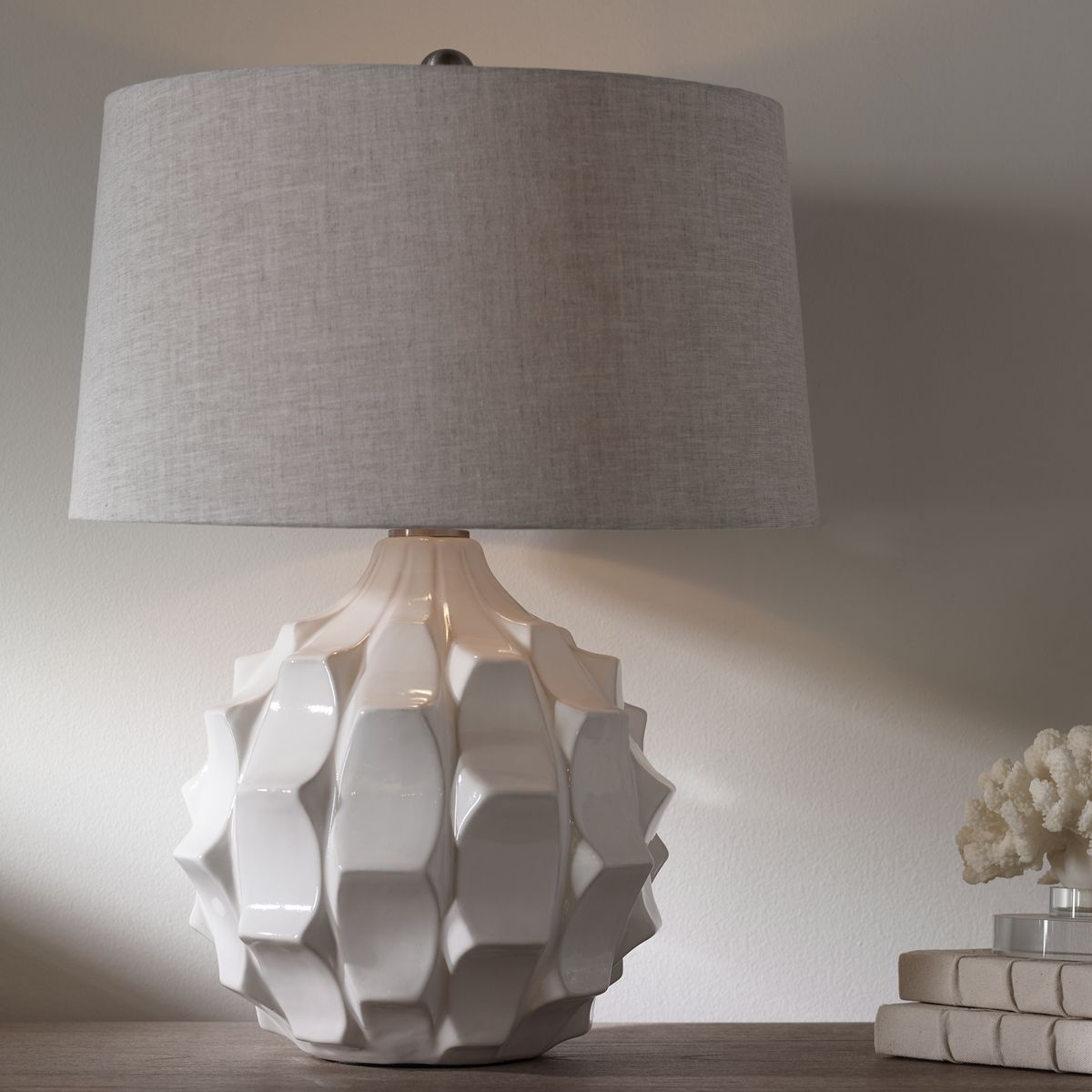 Guerina Scalloped Lamp – White