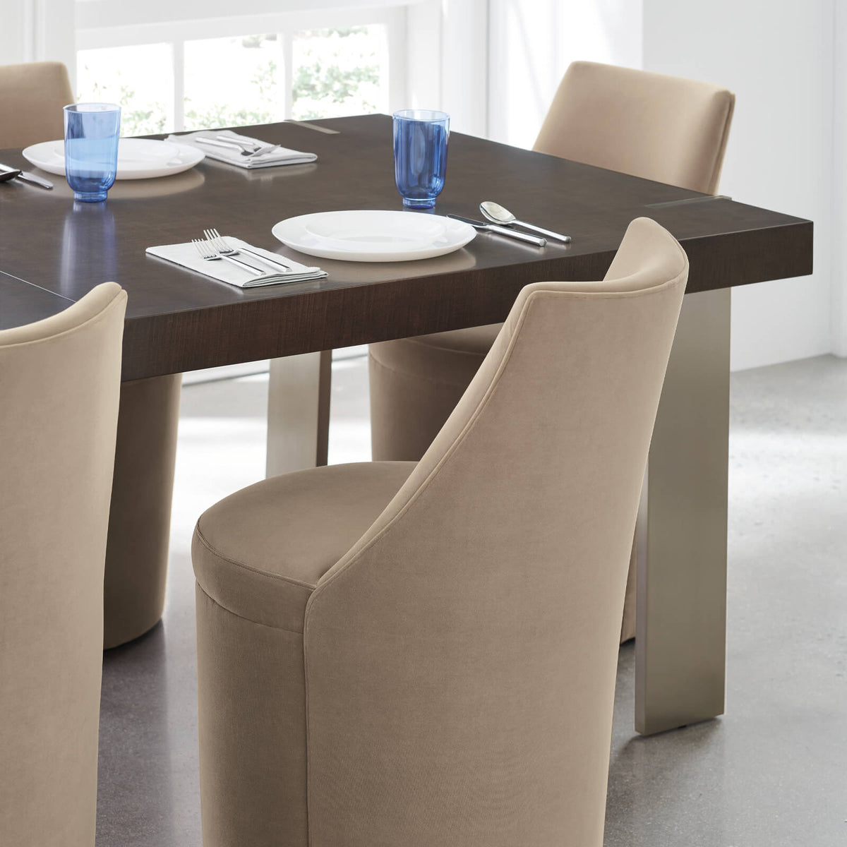 Barrel Role Dining Chair