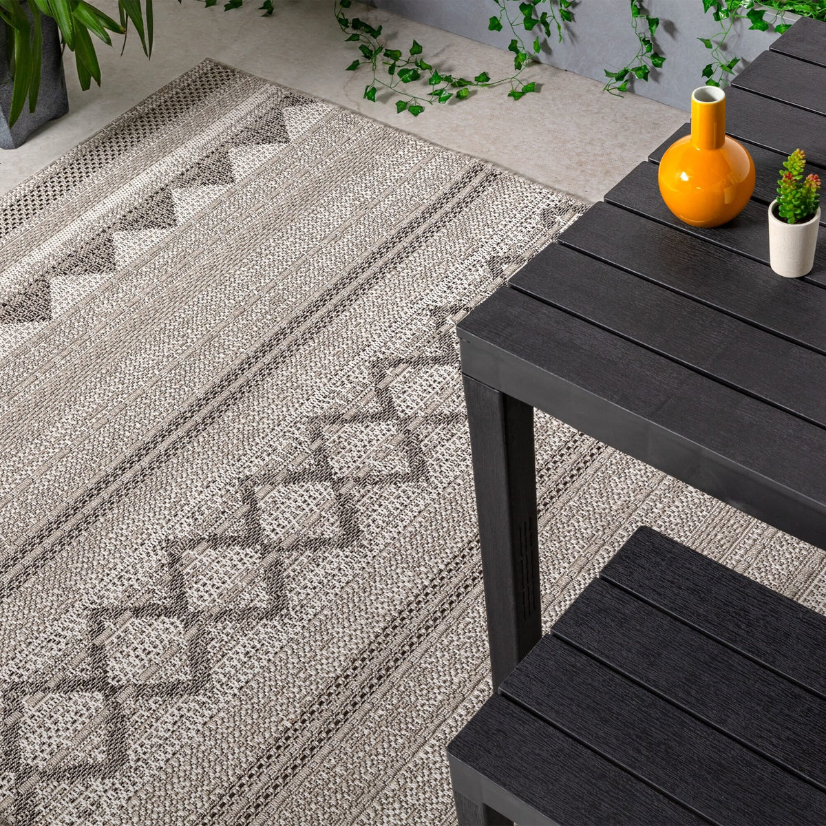 Varanda Natural Diamond flat woven indoor outdoor rug, close-up texture view