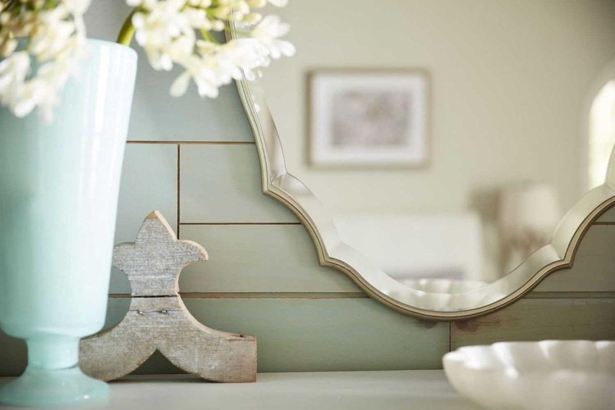 Aida Oval Mirror – Burnished Silver